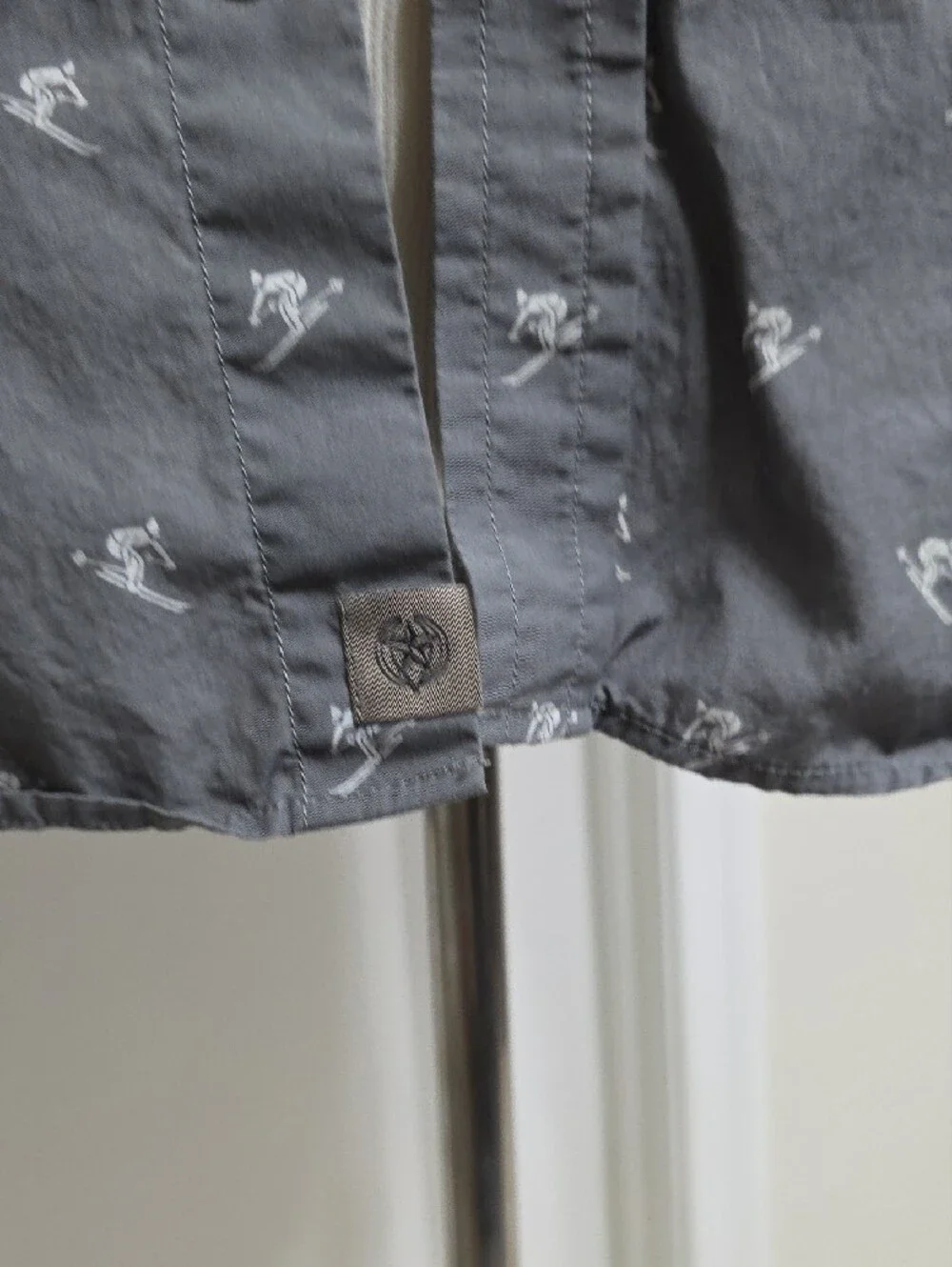 Banana Republic M Gray Button-Down Shirt with Small White Ski Motif
